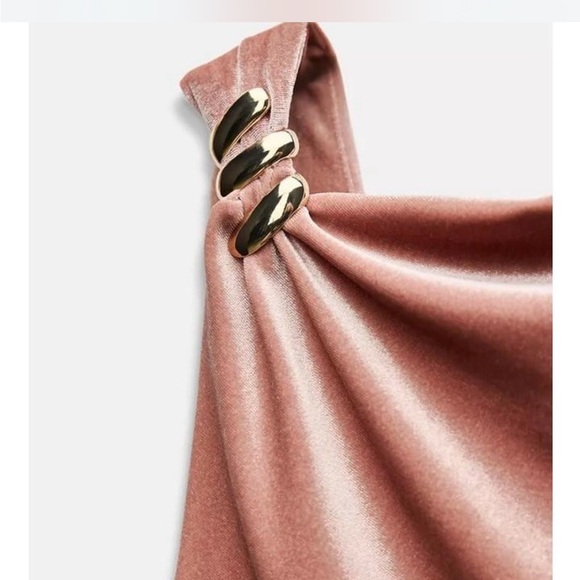 Elegant Pink Draped Dress Size S - Picture 4 of 10